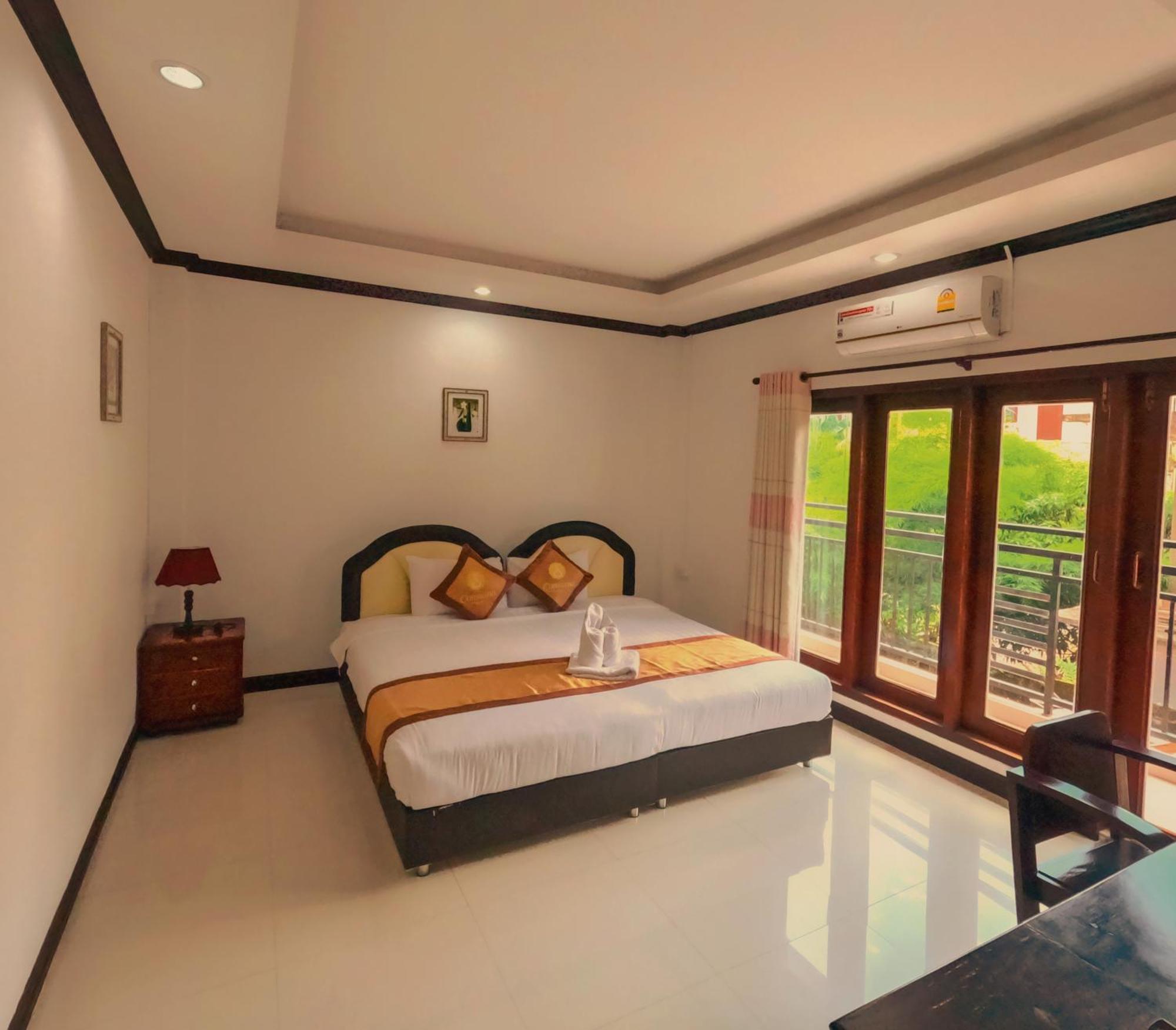 Vang Vieng Consiana Hotel エクステリア 写真