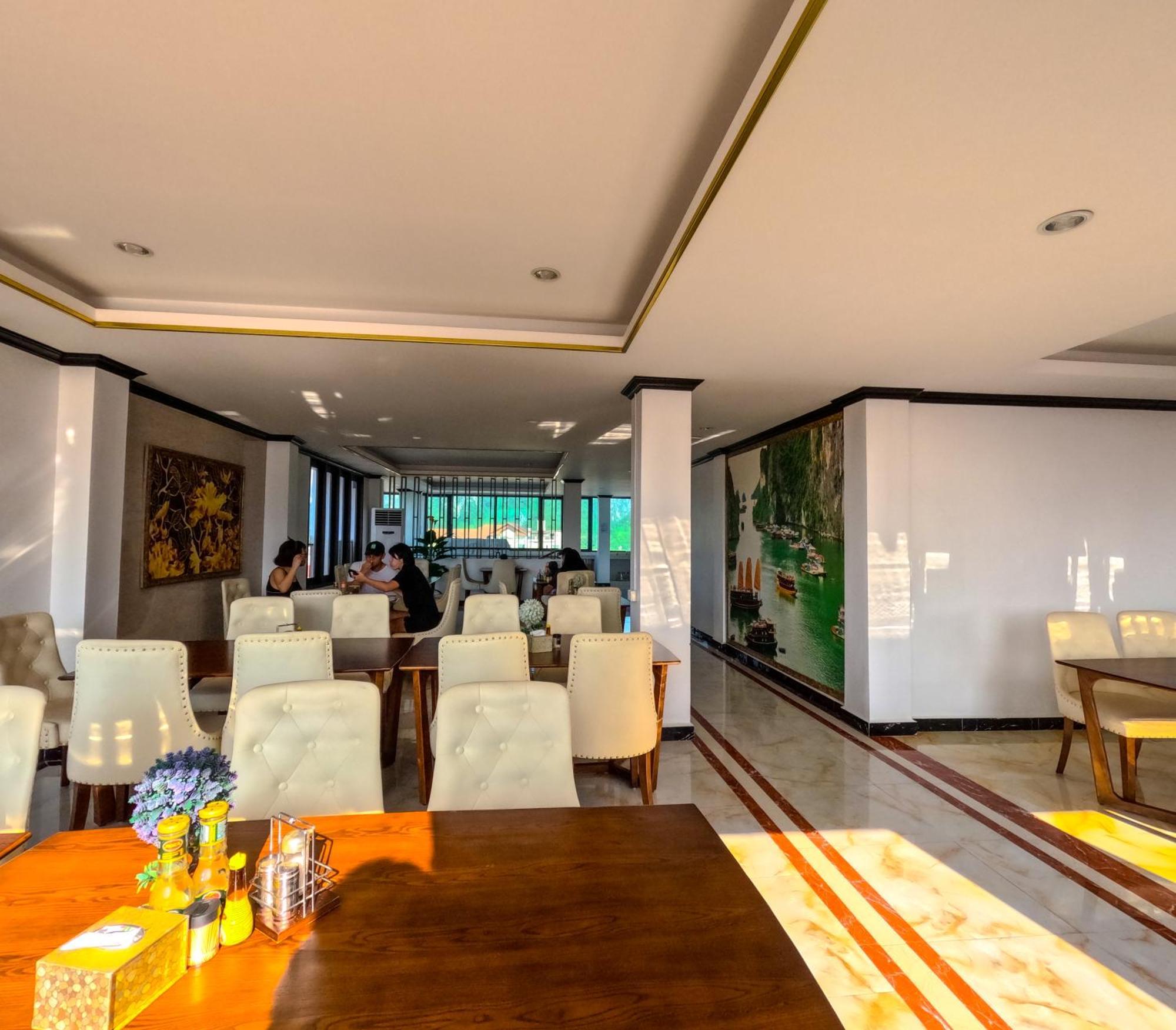 Vang Vieng Consiana Hotel エクステリア 写真