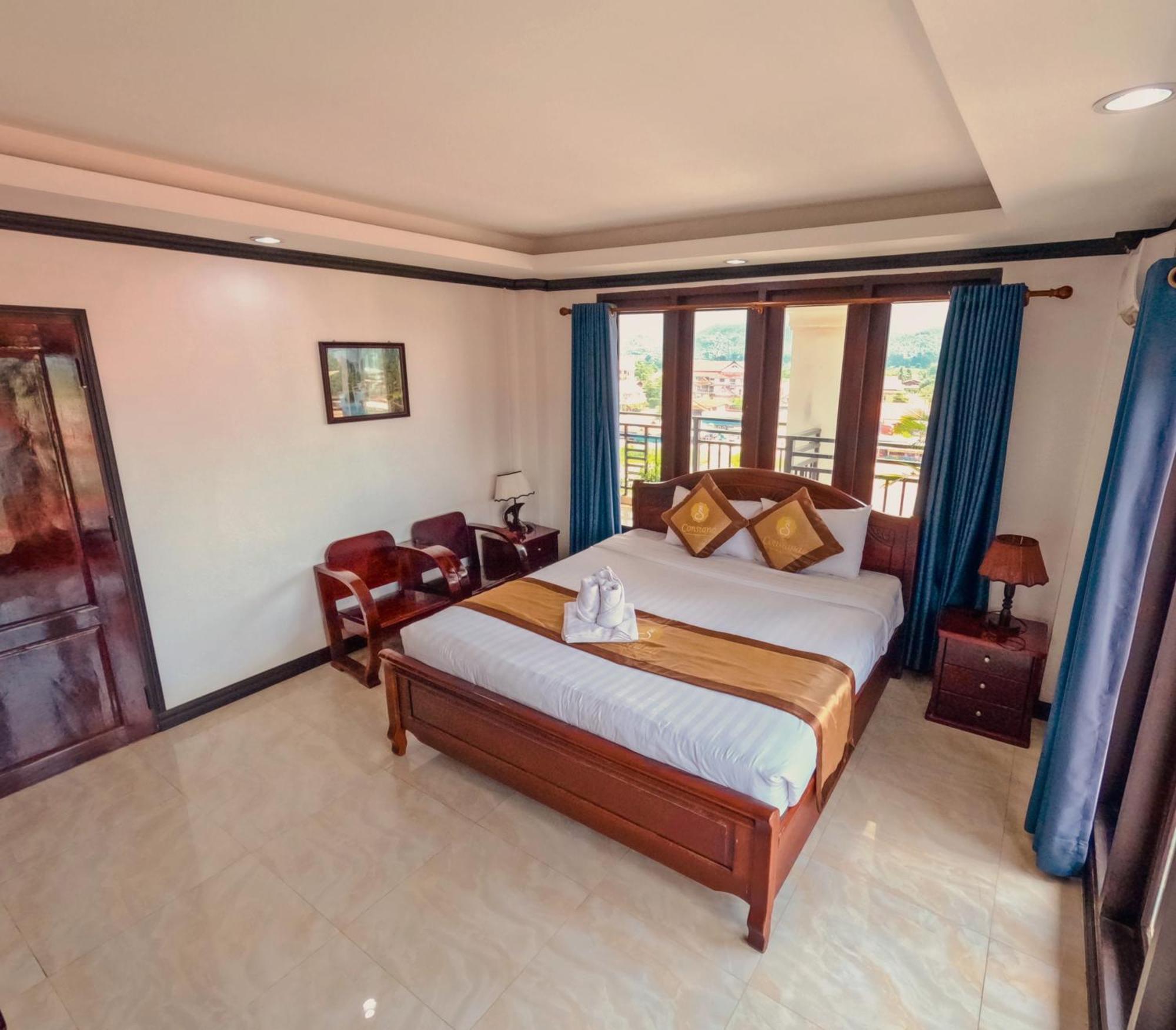 Vang Vieng Consiana Hotel エクステリア 写真