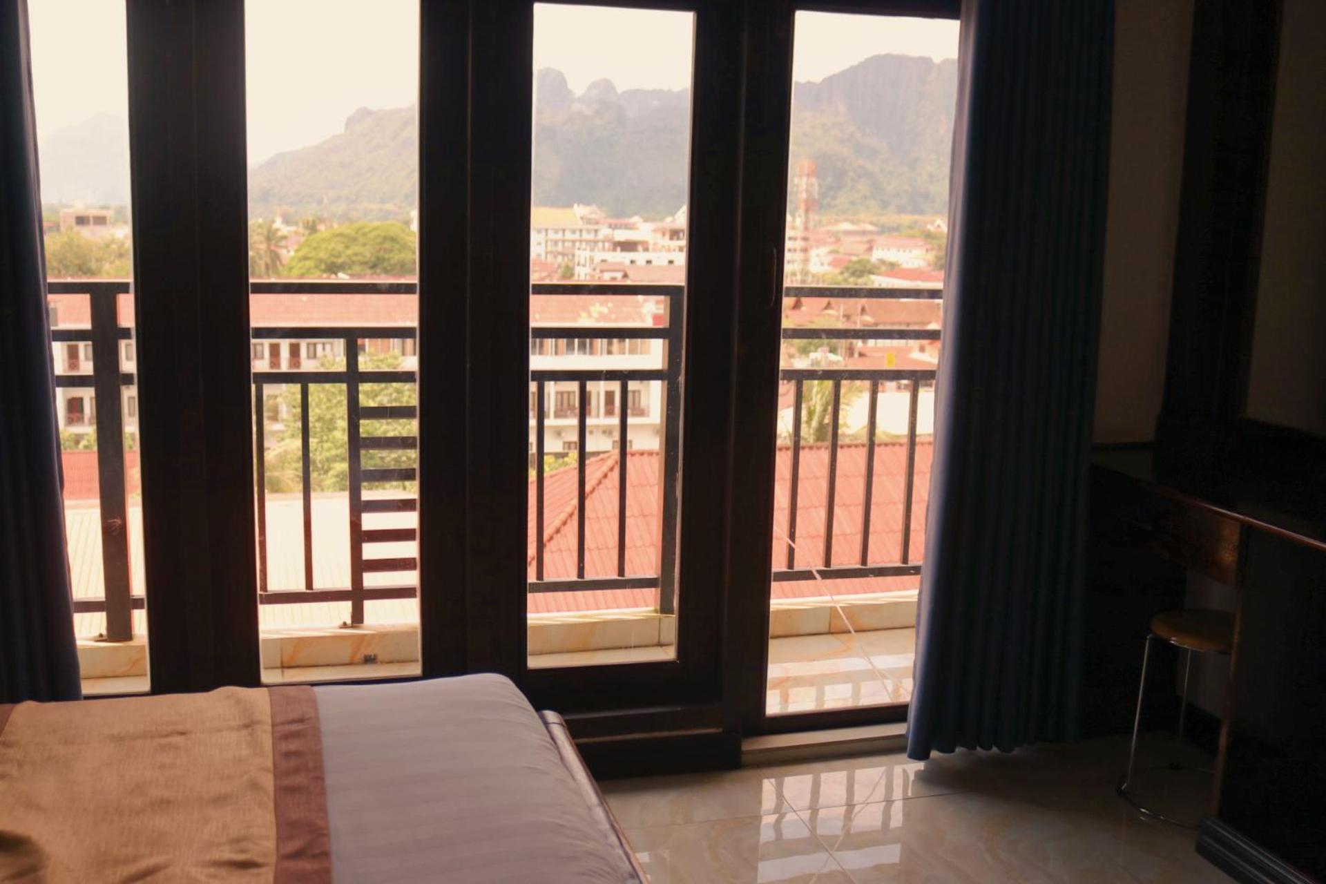 Vang Vieng Consiana Hotel エクステリア 写真